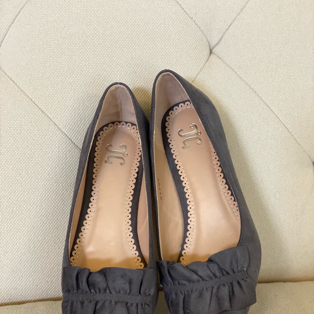 NWOT Dark Gray Kitten Heel - Picture 2 of 4